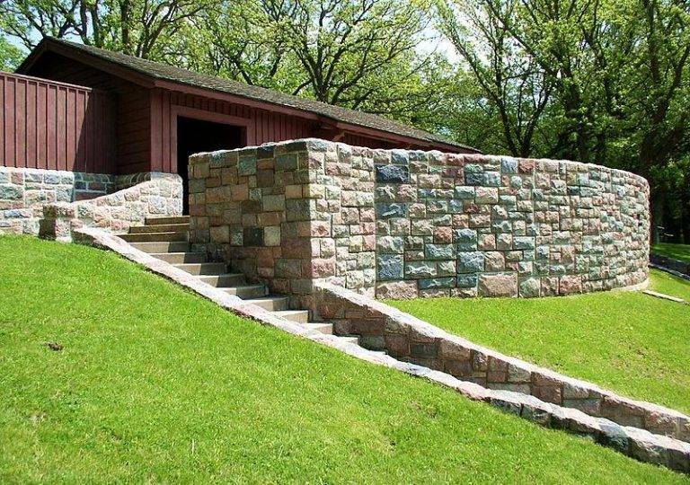 Retaining wall front of house